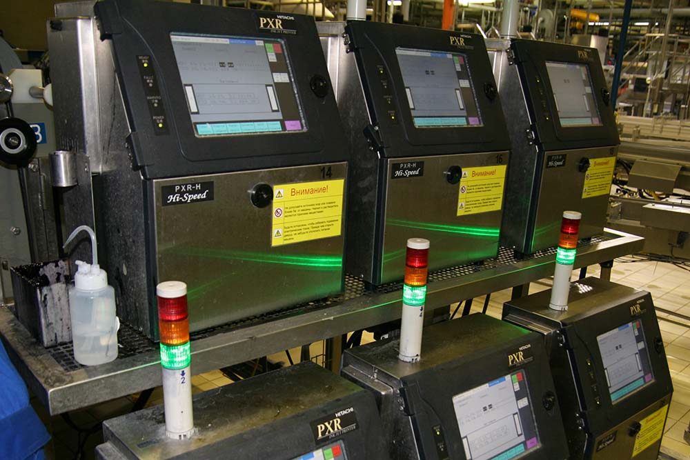 Каплеструйные принтеры Hitachi PXR на заводе