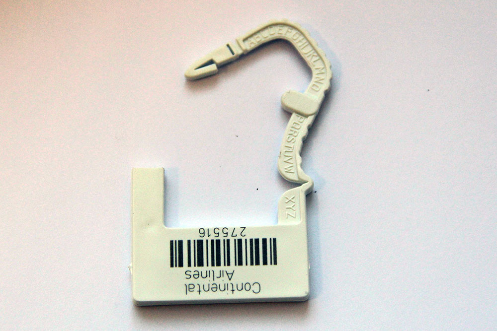 Пример маркировки баркода лазером на пластиковую деталь