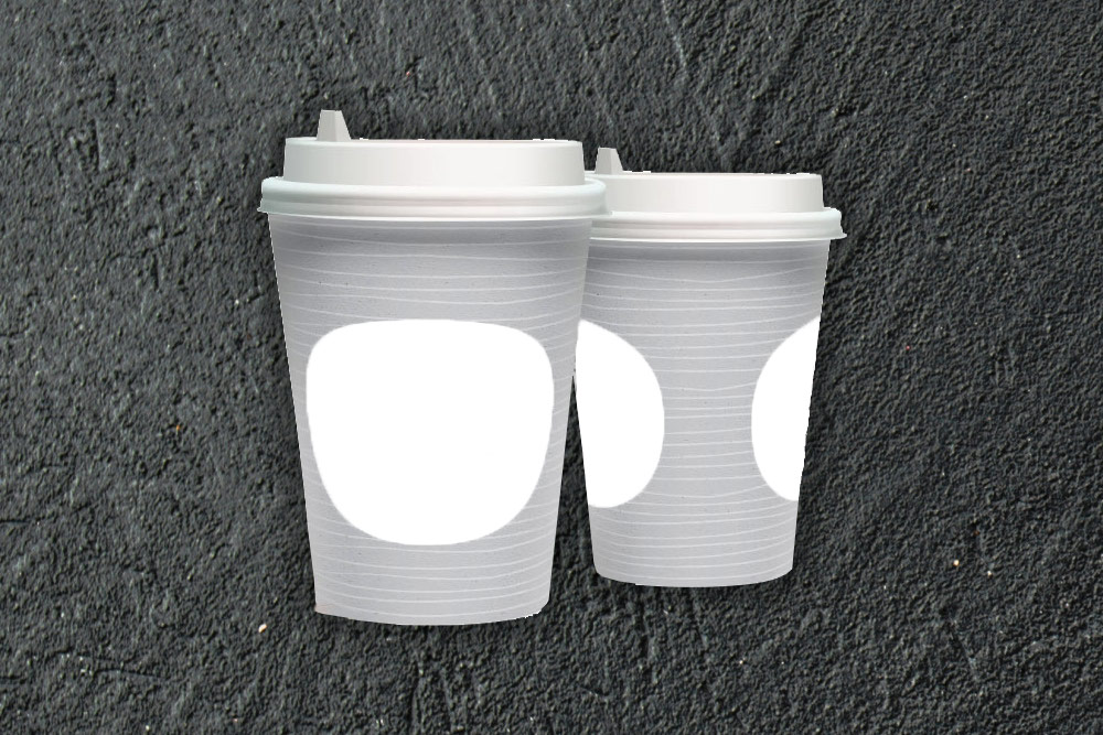 Образец маркировки стаканчика для кофе этикетками спереди и сзади
